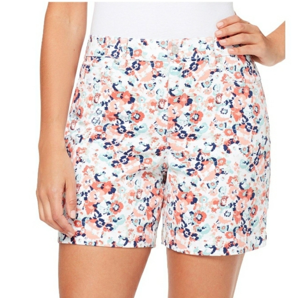 💥SOLD💥 Gloria Vanderbilt Amanda Floral Short - Picture 1 of 7